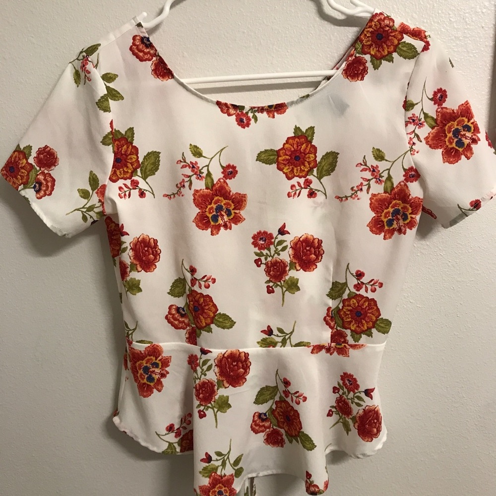 Flowered Ruffled Blouse - Picture 2 of 4